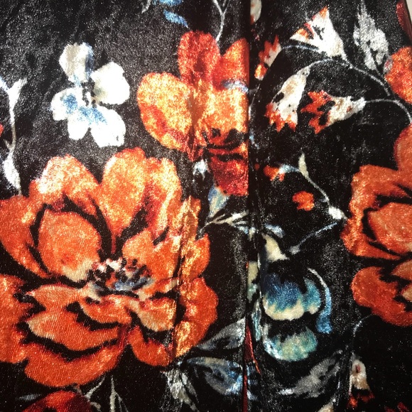 Velvet Floral Cardigan - Picture 4 of 4